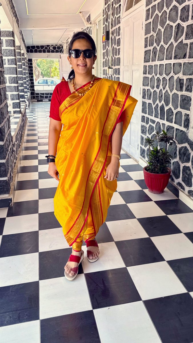 NidhiKamdarMH's tweet photo. Mandatory post ; love my culture , love my traditions!
Saluting all the artists, weavers and protectors of our art , weaves and looms..
#Latepost #NationalHandloomDay https://t.co/Glg88dJ28m
