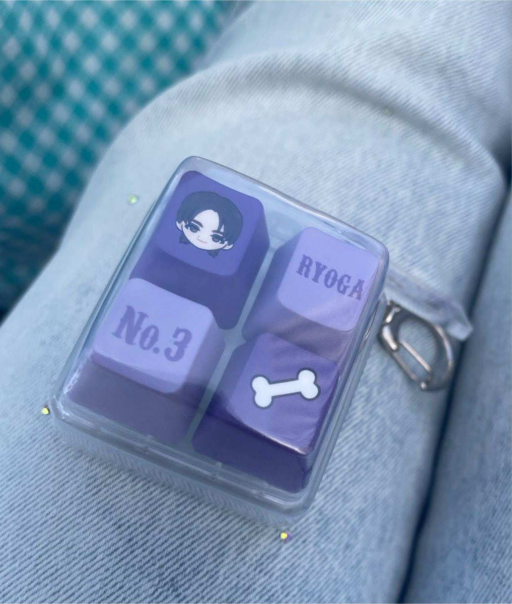 i3_qln's tweet photo. 超特急 ESCORT クリッカー Clicker Keyholder 交換

譲  リョウガ

求  アロハ

本日、明日の現地交換可能です。
お心あたりの方はお声がけ下さい。 https://t.co/1dmEl1KuMo