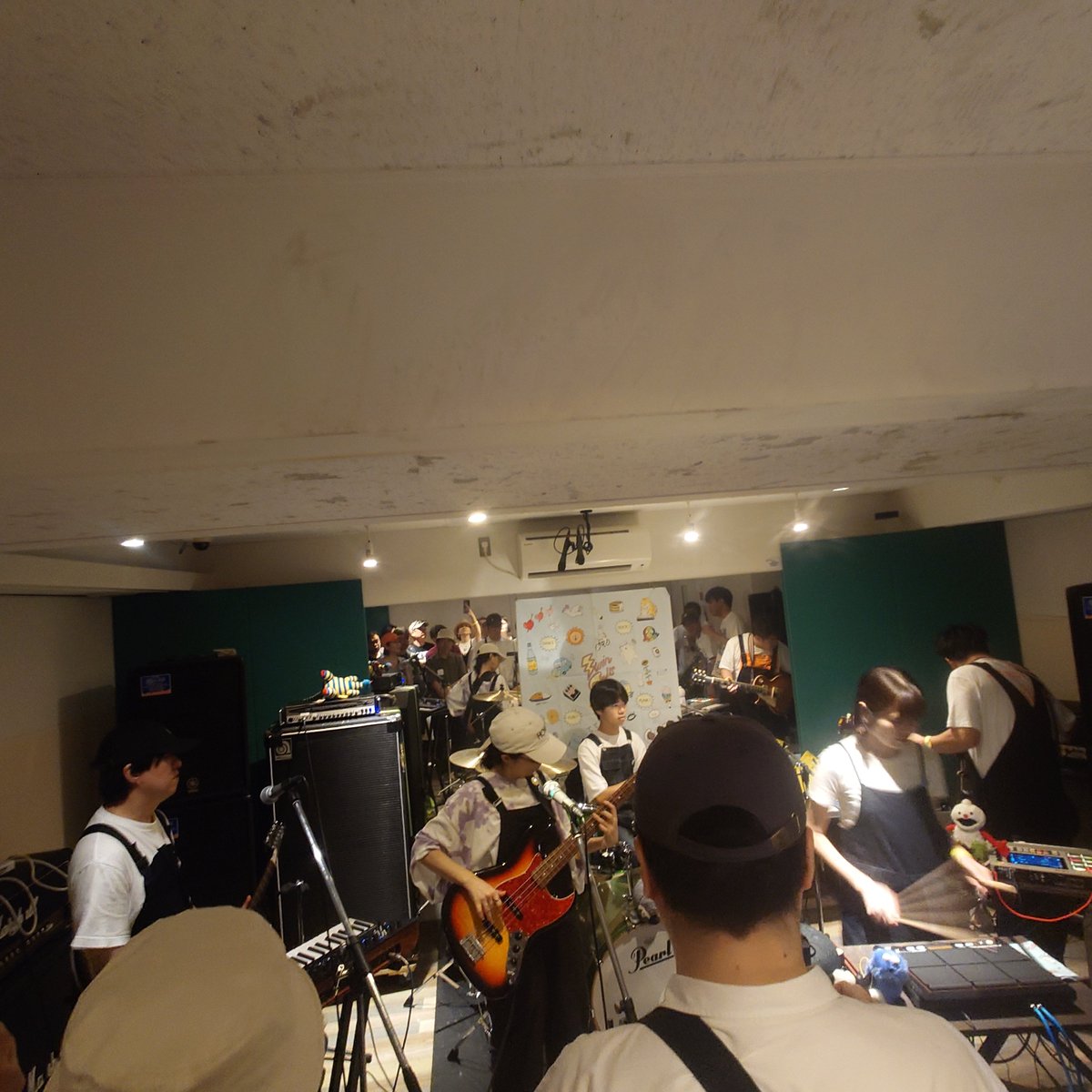 curcleffran's tweet photo. バンド【NOITON】のデビューライヴ✨
めちゃくちゃカッコ良かった！！早く音源を配信して欲しい。添付はリハーサルの様子。 https://t.co/9EmxHtgDNy
