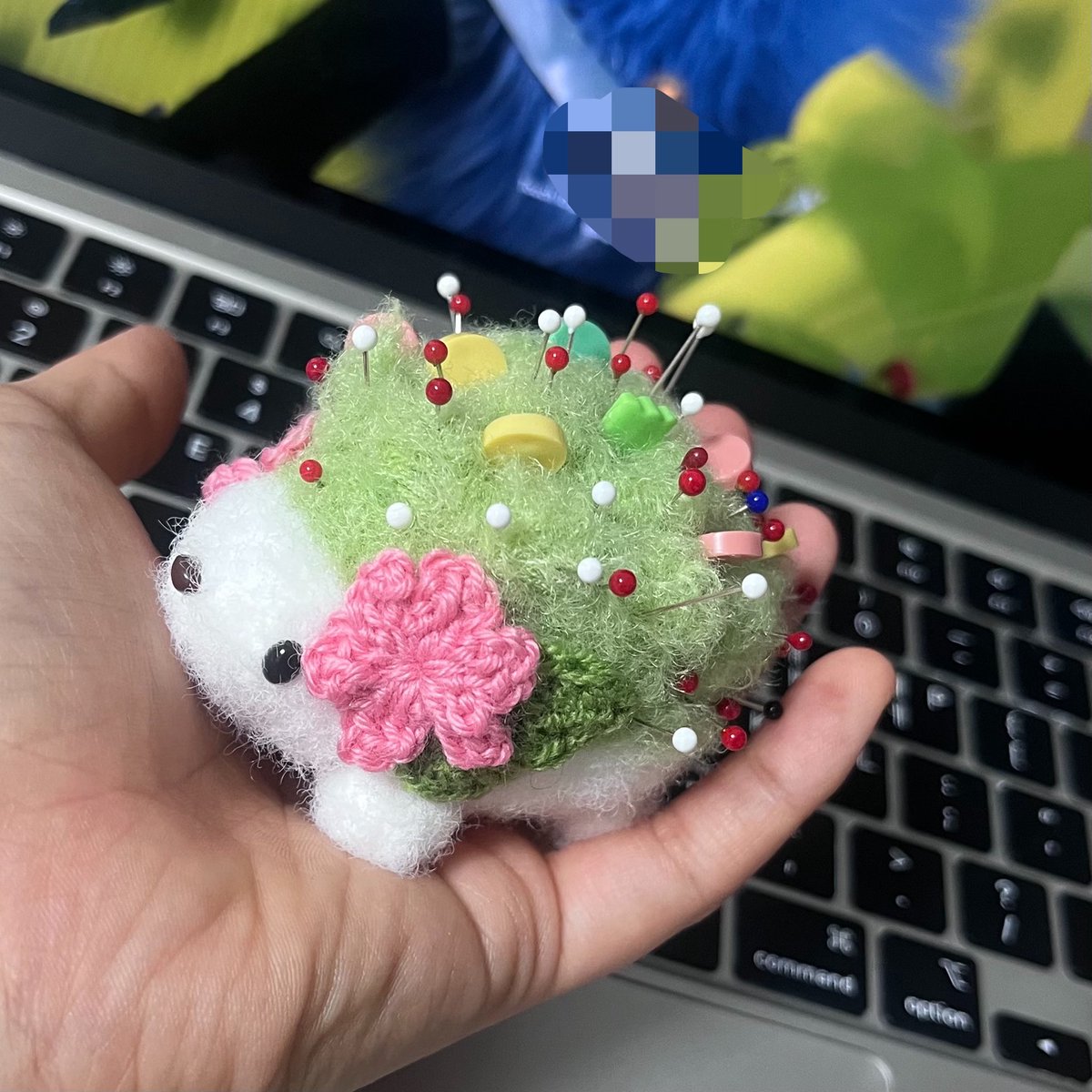 crochet_hanu's tweet photo. 어제 완성한 쉐이미 바늘 꽃이에요! https://t.co/kS0lPVpinf