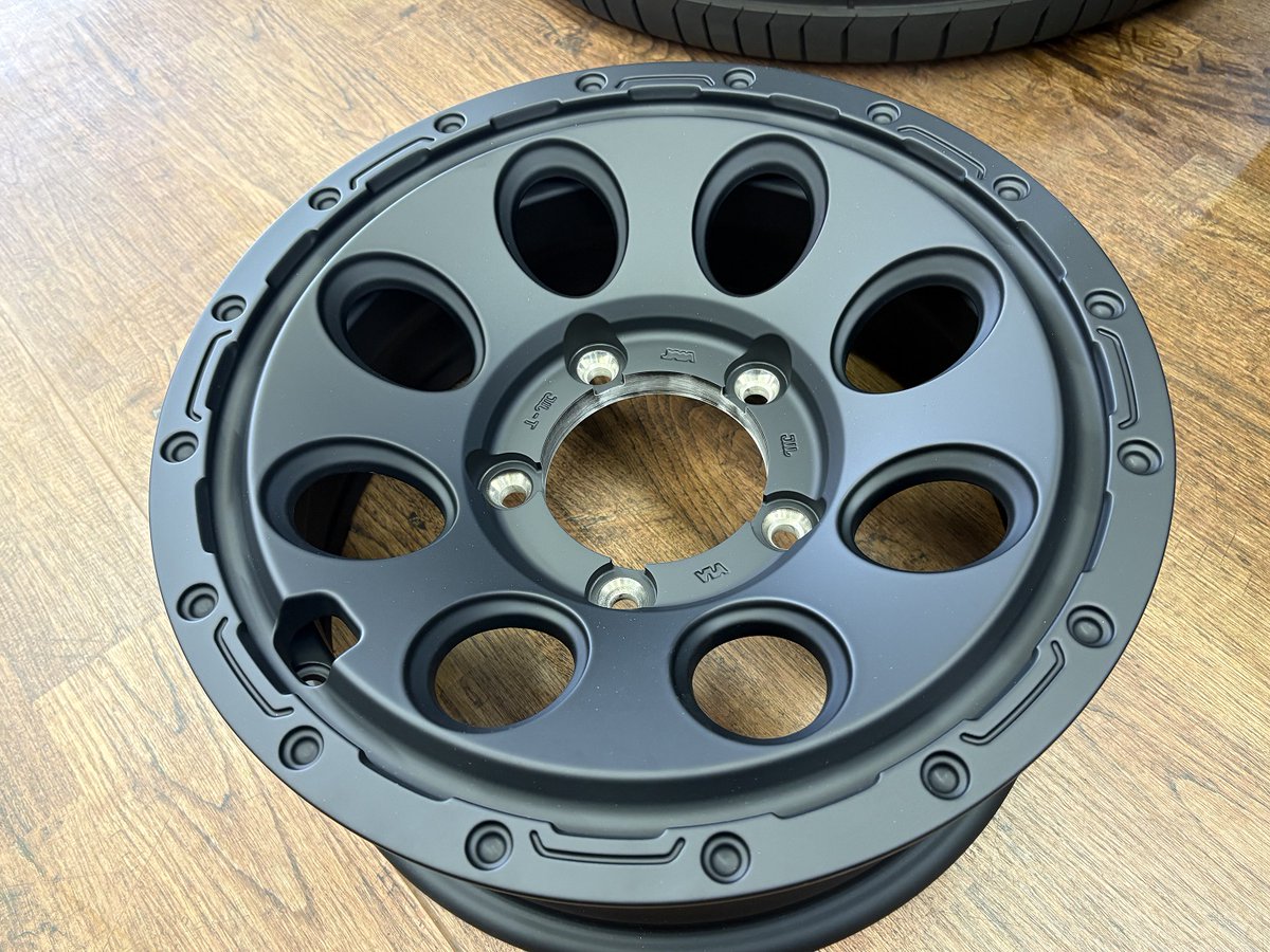 YOKOHAM70088698's tweet photo. ジムニー シエラ ノマド等
#新品４本
#１５ｲﾝﾁ
#ホワイトレター
#ブロックタイヤ
#オフロード
#ＢＦグッドリッチ
#オールテレーン
#スズキ
#ジムニー
#ノマド
#シエラ
#横浜ガレージ館
#綾瀬S.I.C.店
当店直販サイト：https://t.co/02eIrcSqIE
Yahooオークション：https://t.co/vQtIpZL91T https://t.co/BnMgPbJ3Cl