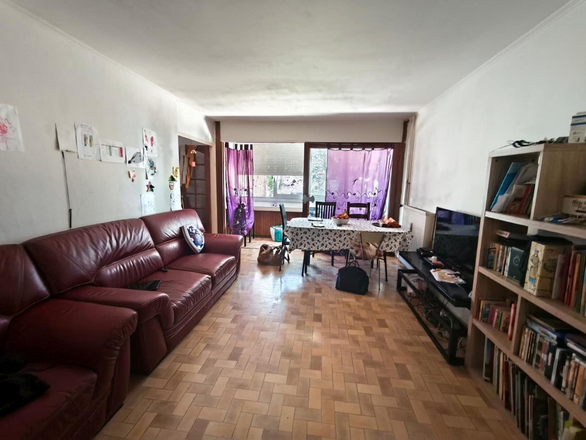 julyen91's tweet photo. ✨ Bien à vendre | APT 📍

Situé à Apt (84400), ce charmant appartement bénéficie d'une exposition plein Sud et Sud-Ouest, offrant une luminosité naturelle tout au long de la journée. Aux abords des commerces, des écoles et des transports en (...) https://t.co/yv5DpfxFqw