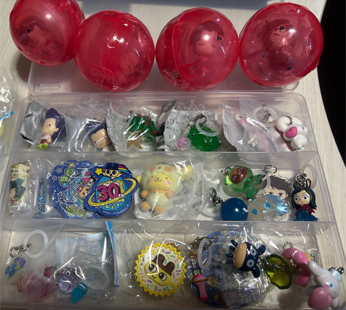 taenukimasu's tweet photo. 譲渡 買取 交換 ガチャ めじるしアクセサリー サンリオ たまごっち 鬼滅の刃

譲)1,2枚目

求)定価＋送料
　　めじるしまめっち、いるかっち
　　めじるし五条悟

2枚目以降も合わせて買取いただける方、
纏めての方優先いたします。

お気軽にご連絡ください☺️ https://t.co/Z457B8iMMV