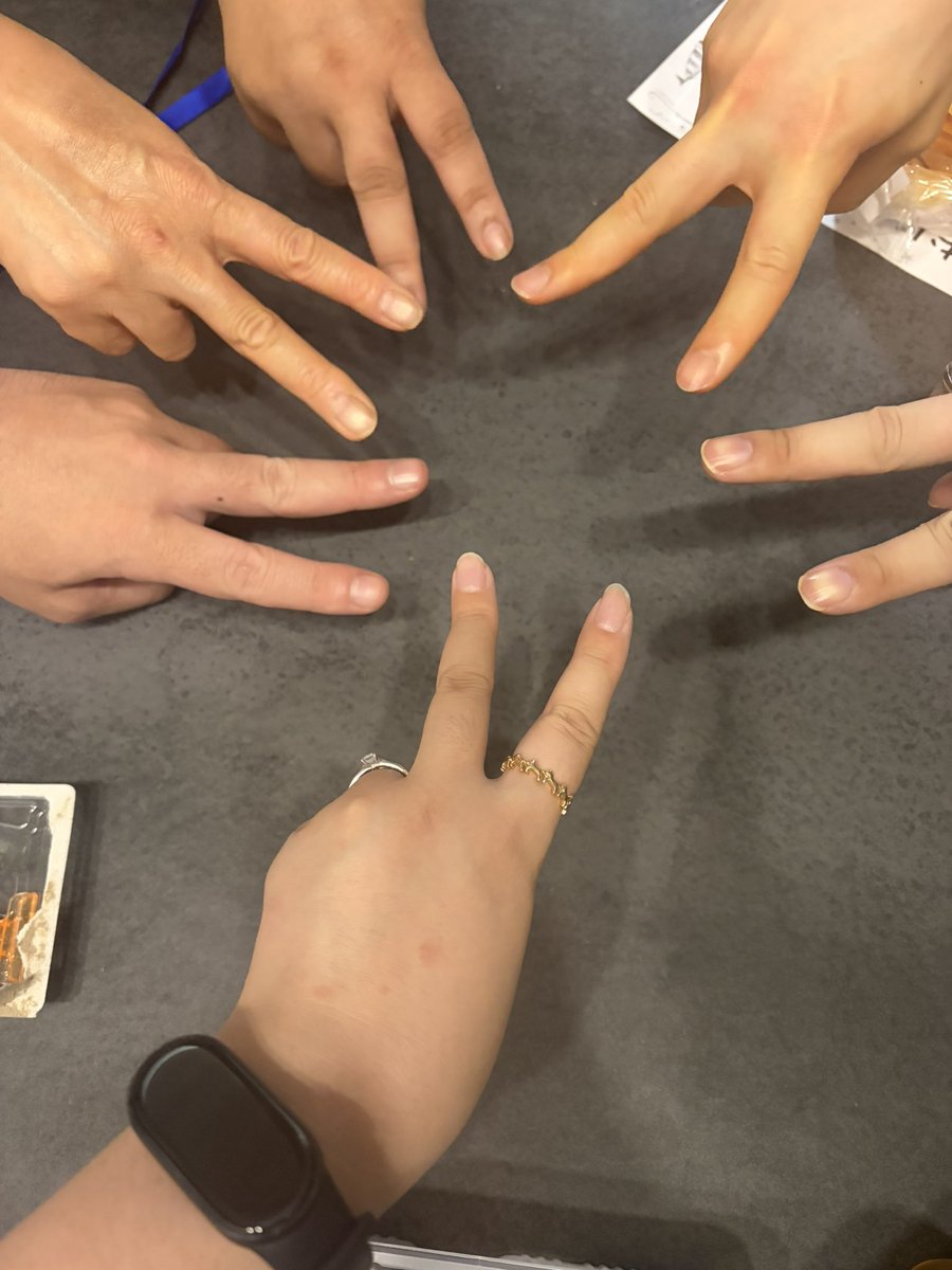 suginyaka0418's tweet photo. 潮路の会ご参加の皆様お疲れ様でした！！
皆さんのおかげで有意義な会になりました😭✨
最後に撮った写真共有します🤳
#潮路の会 https://t.co/fa10jk1muA