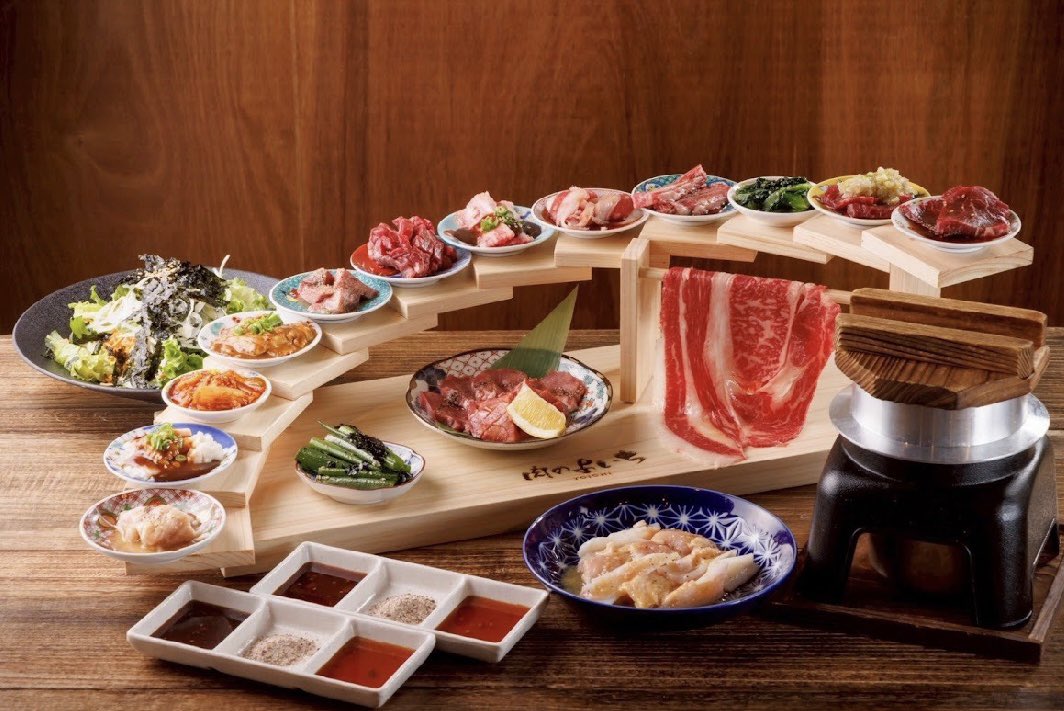 Songgenics_CL's tweet photo. 【協賛店舗紹介🍖】
━お米と焼肉 肉のよいち 南草津店 様━

炊きたて釜炊きご飯×上質なお肉の相性が抜群！🤤

一人一釜のご飯に300gの特盛りお肉とスープがついても1,000円台の定食やこだわりの牛タン食べ比べなど、圧倒的コスパで高評価が絶えないおすすめです！🙌🏻

ぜひ足を運んでみてください！💃 https://t.co/KsKOoJzTbW