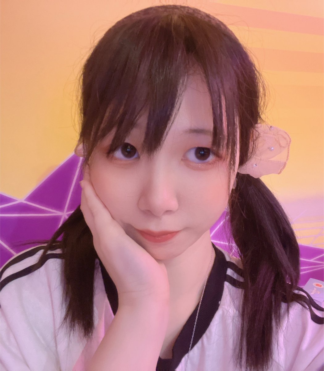 Yua_pls's tweet photo. おきゅいんなぅ🍒
今日は海の家コーデ🏖
いつものと違う恥ずかしさ//あかん
会い来てほしいな💖 https://t.co/CC9NgOT6wE
