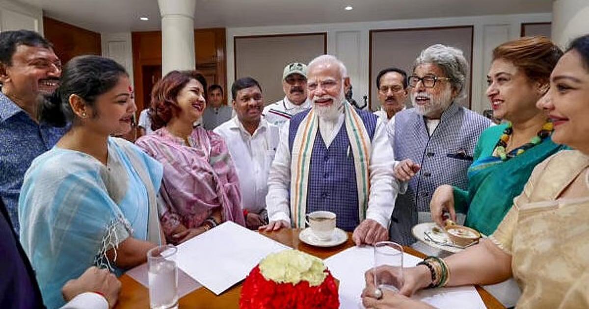 prajavani's tweet photo. ಜೆನ್‌–ಝೀಗಳನ್ನು ತಲುಪಲು ಜಾಲತಾಣ ಸಕ್ರಿಯವಾಗಿ ಬಳಸಿ: ಸಂಸದರಿಗೆ ಮೋದಿ ಕಿವಿಮಾತು https://t.co/pAb3IZ7Oyv https://t.co/LTdb8wW7O6