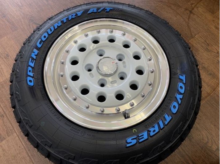 YOKOHAM70088698's tweet photo. 新品ラギッド タウンエース専用サイズ！
人気のホワイト即納ＯＫ！

#タウンエース
#ライトエース
#14ｲﾝﾁ
#ﾗｷﾞｯﾄﾞ
#横浜ガレージ館
#綾瀬S.I.C.店

メーカーページ：https://t.co/o3F70xZqL0
当店直販サイト：https://t.co/NzpJvkGNPq
Yahooオークション：https://t.co/Ii6PnzKzL2 https://t.co/SXYnWTfYhz