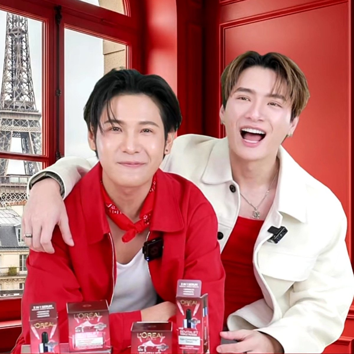 Noblesses15's tweet photo. วันนี้พี่สิงเปิดโหมดอัลติเมะ ท็อปฟอร์มมาก จีบน้องทั้งไลฟ์ น้องก็เขินตั้งแต่ต้นจนจบ ส่วนไก่ไม่ต้องพูดถึง ตายเรียบ😖

#LOrealTriplePowerxKristSingto https://t.co/bSOE7wa9U5