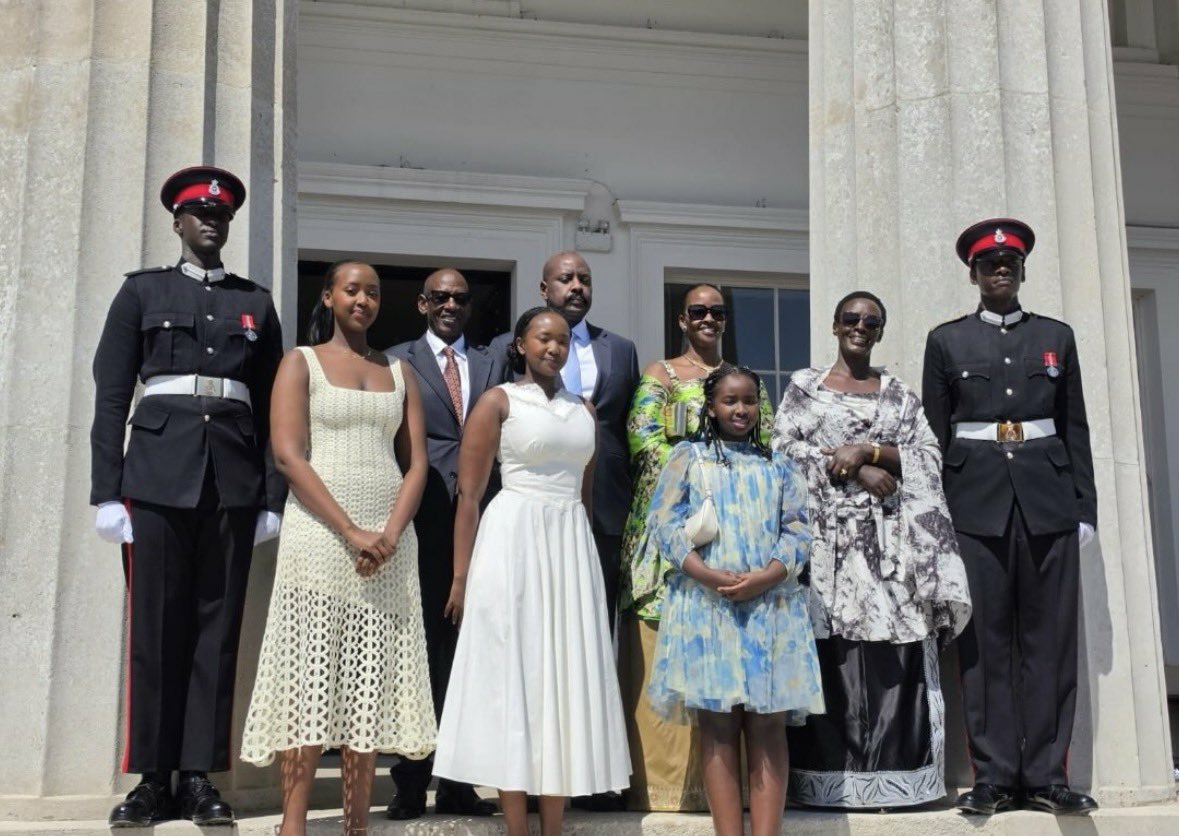 ArthurBata01's tweet photo. One of the GREATEST moments Ruyondo family has ever had was yesterday. 
Congratulations Afande Bakira Andrew and Afande Ruhamya. 

Afande Bakira was among the best students at BMTS Kaweweta intake 17, he was awarded. https://t.co/e4KMEwU2Bt