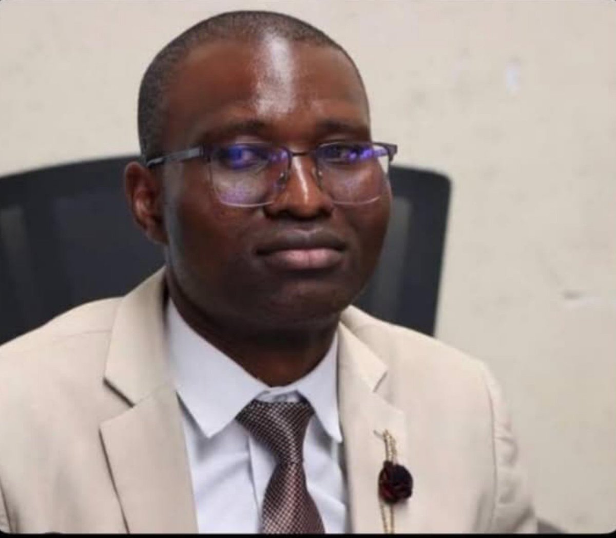 Plugyaseku__'s tweet photo. Njeri: Niliketi kitako
Me: https://t.co/Gp2PnmuPNP