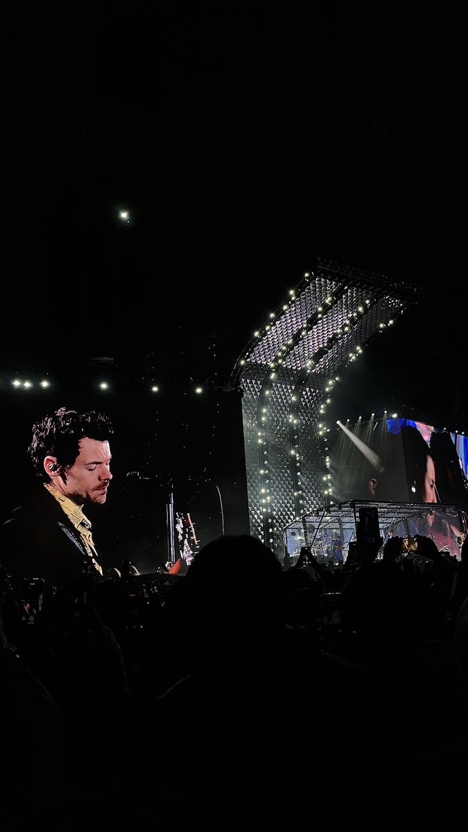 harrylofml's tweet photo. te amo te amo te amo te amo te amo https://t.co/6O16noaLeR