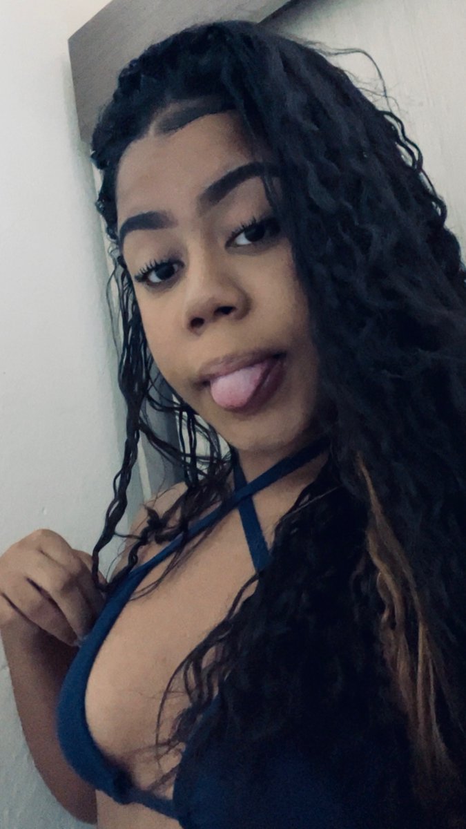 brownskinsgrll's tweet photo. 🍯😛 https://t.co/QcoDtPDuDt