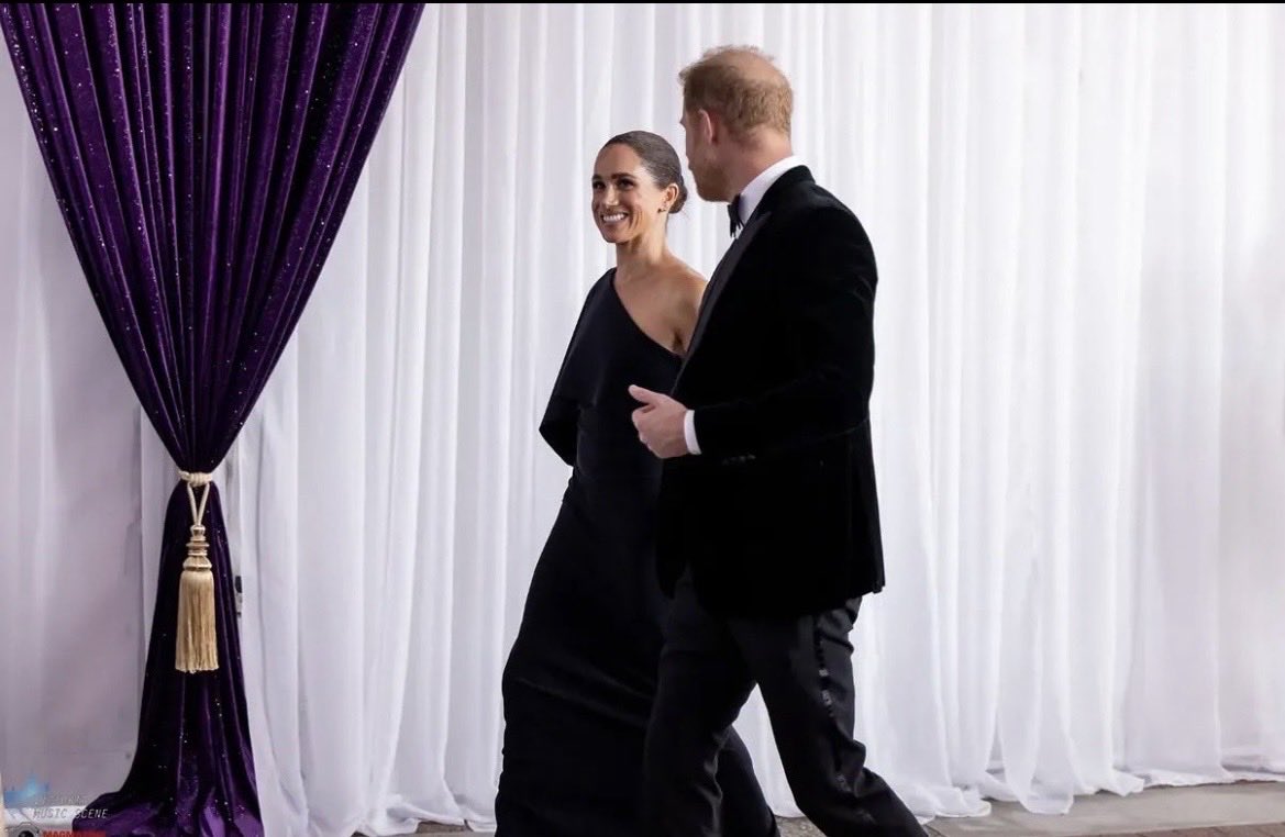 ValentinRosie tweet picture