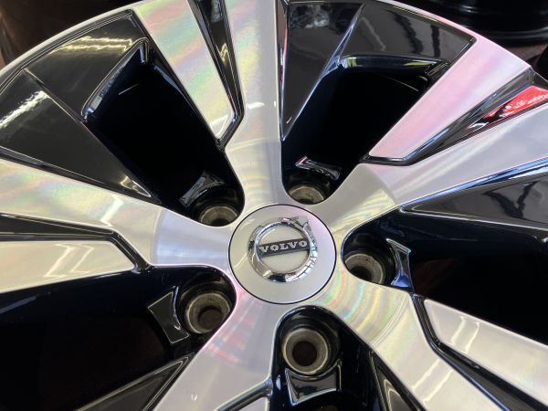 YOKOHAM70088698's tweet photo. 状態良好!! VOLVO ボルボ V60 純正

目立つガリ傷なし！

#VOLVO
#V60
#S60
#17ｲﾝﾁ
#純正ホイール
#夏用
#冬用

#横浜ガレージ館
#綾瀬S.I.C.店

当店直販サイト：https://t.co/Vf4bq6MoAX
Yahooオークション：https://t.co/6VL9RaApFq https://t.co/yXt7vtdlQC
