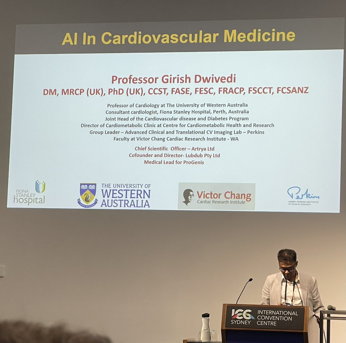 AnastasiaSMihai's tweet photo. Prof Girish Dwivedi provides 🌟comprehensive presentation with his exceptional insight on #AI in #Cardiovascular #Medicine for Joint Session Heart Lung Circulation & @escardio European Heart Journal Session at #CSANZ26 👏👏
EiC #HLC Prof @SalvPEPE & @ehj_ed Prof Filippo Crea
@Ravinay