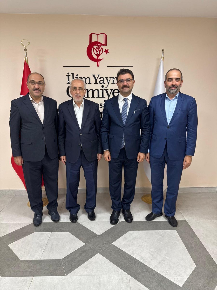 iycgenelmerkez's tweet photo. MEB Din Öğretimi Genel Müdürü Dr. Ahmet İşleyen ve Din Öğretimi Genel Müdürlüğü Öğrenme Süreçleri ve Sosyal Etkinlikler Daire Başkanı Ahmet Yapıcı, İlim Yayma Cemiyeti Genel Merkezimizi ziyaret etti.
Gerçekleşen ziyarette; İmam Hatip Ortaokulları ve Liselerimizin mevcut başarıları, eğitim süreçleri ve gelecekte hayata geçirilebilecek çalışmalar hakkında Genel Başkanımız Yusuf Tülün ve yönetim kurulu üyelerimizle istişarelerde bulundular.
Nazik ziyaretleri ve kıymetli değerlendirmeleri için kendilerine teşekkür ediyoruz.