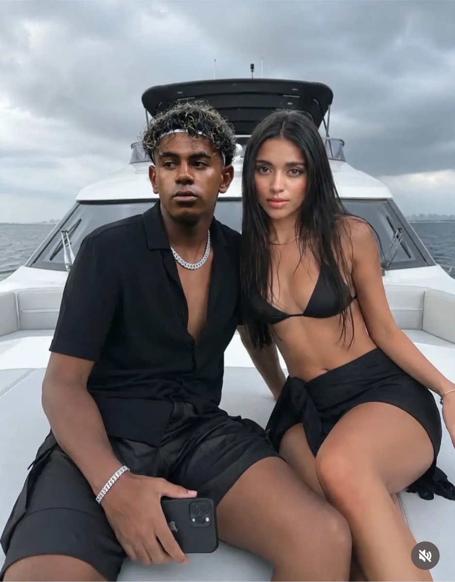 BahityaRonaldo's tweet photo. Lamine Yamal enjoying a well deserved vacation with his favorite person ❤️ https://t.co/0ZAJJWmPoE