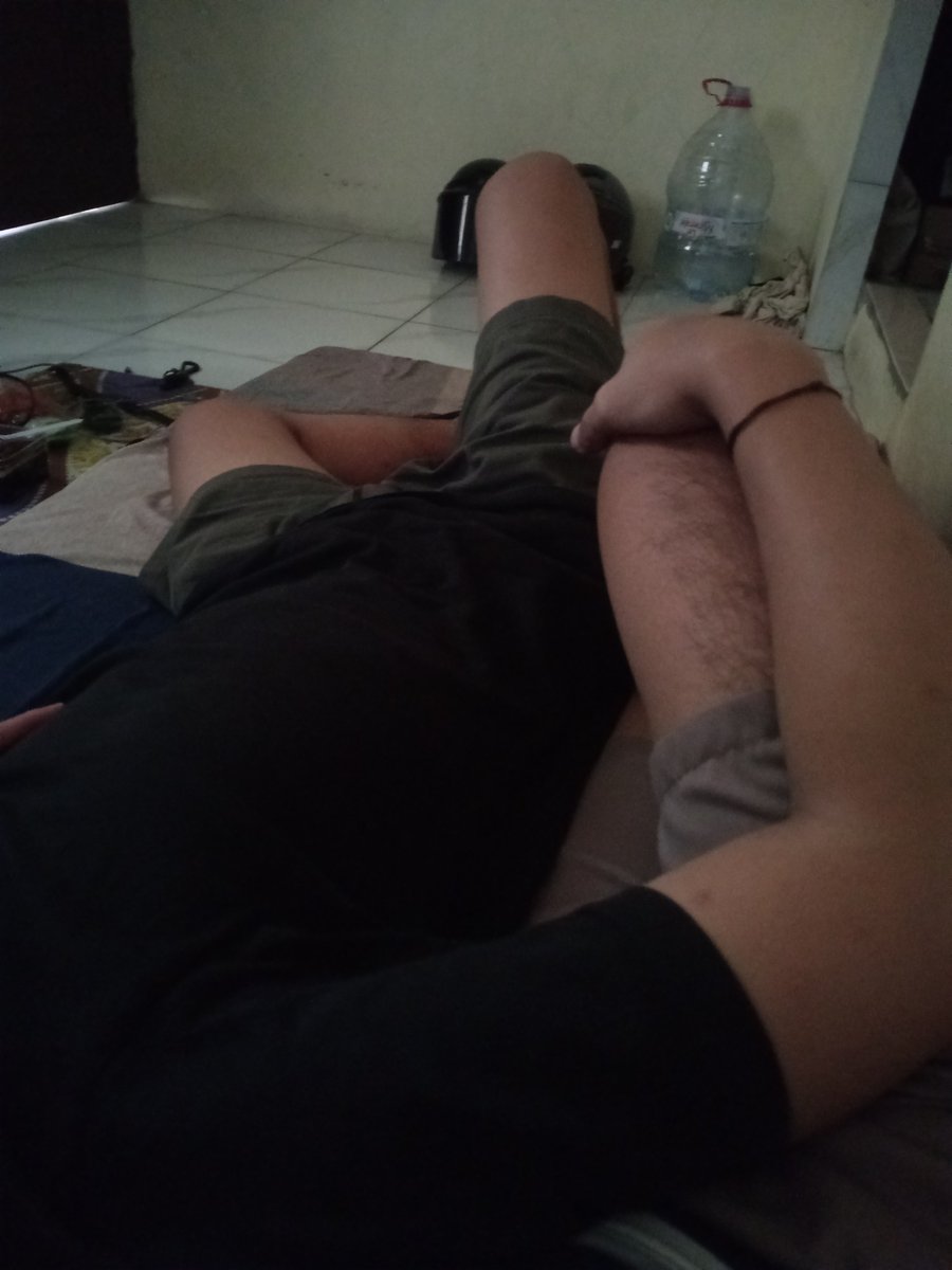 yaagpp's tweet photo. weekend cuddle https://t.co/QdvHzsynJL
