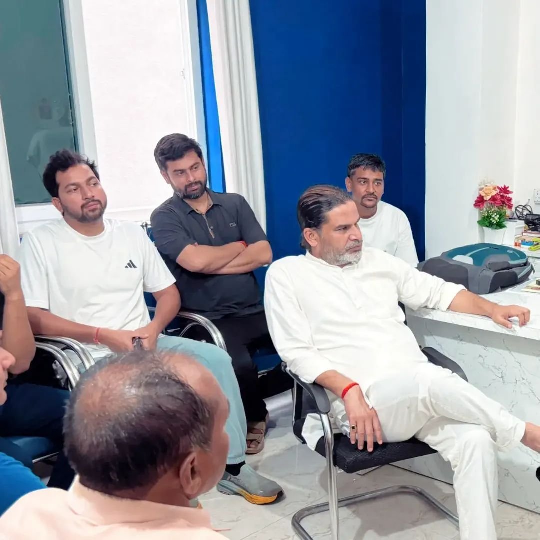 YuvaForBihar's tweet photo. जो दिशा ही बदल दे...
आपको सलाम, प्रशांत किशोर! ❤️🙏
#PrashantKishor #JanSuraaj #JaiBihar #Bihar https://t.co/GuLd3dUWhc