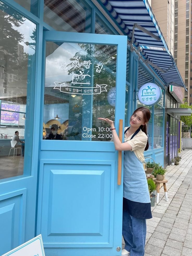 00_088i's tweet photo. 結局のところ、あなたはいつもこうだった。毎日を明るく照らす太陽のような存在。あなたの存在に感謝しています。心から愛しています。あなたの友情は、私がこれまで得た中で最も美しいもののひとつです。お誕生日おめでとう、私のプリンセス！🤍💐 https://t.co/Im3ndWg8tP