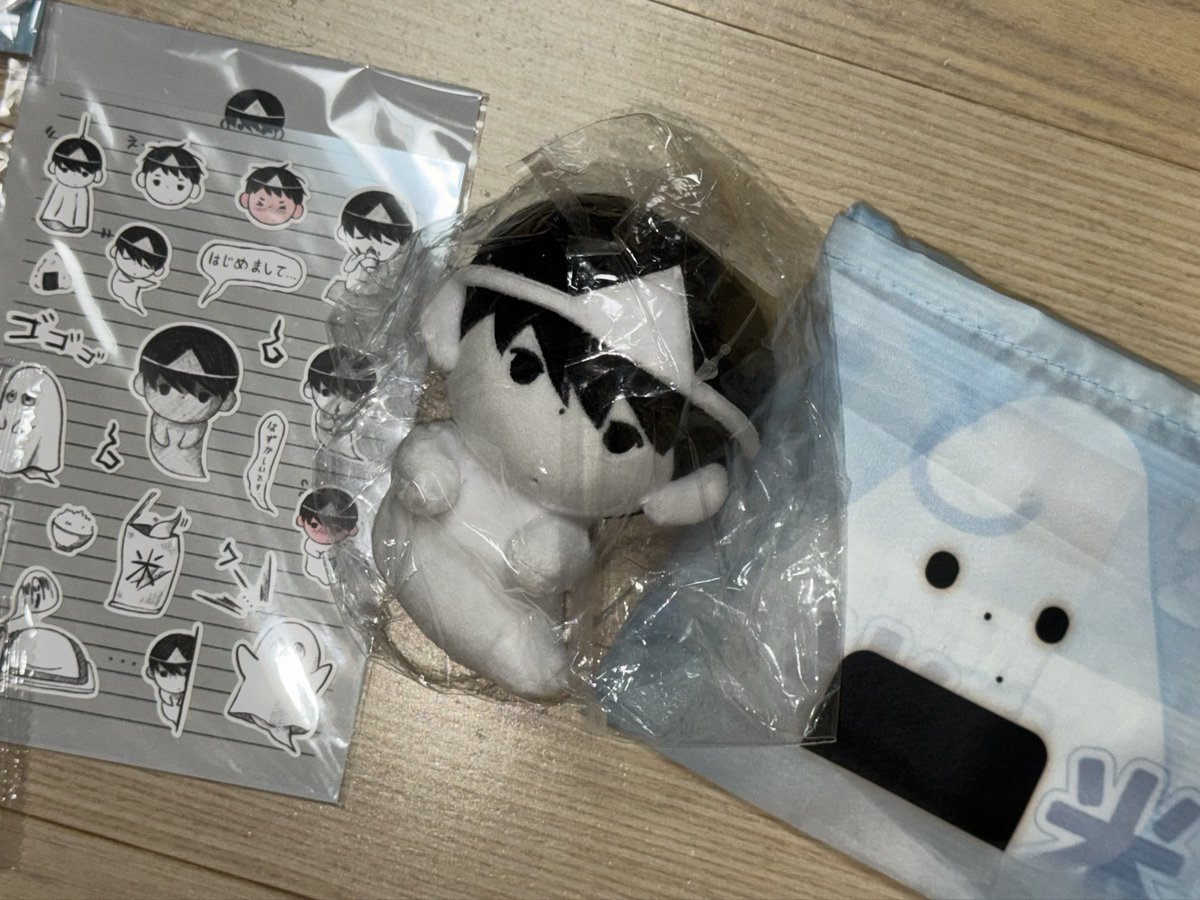 N009826's tweet photo. 커신죠 (비밀만 뜯어졌지 실제로 손 닿은적도 X, 군번줄도 있습니다!) + 커신죠 스티커 미개봉 + 페일블루닷님 죠 바쿠백 + 덤

일괄 2.9

https://t.co/sHuT9RqMMK https://t.co/H5V8agV1kU