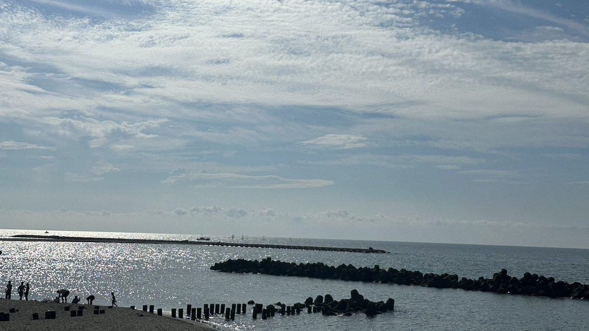 kei_216's tweet photo. 2年ぶりの新潟
日本海 水平線に船 https://t.co/u2pF6QJy58