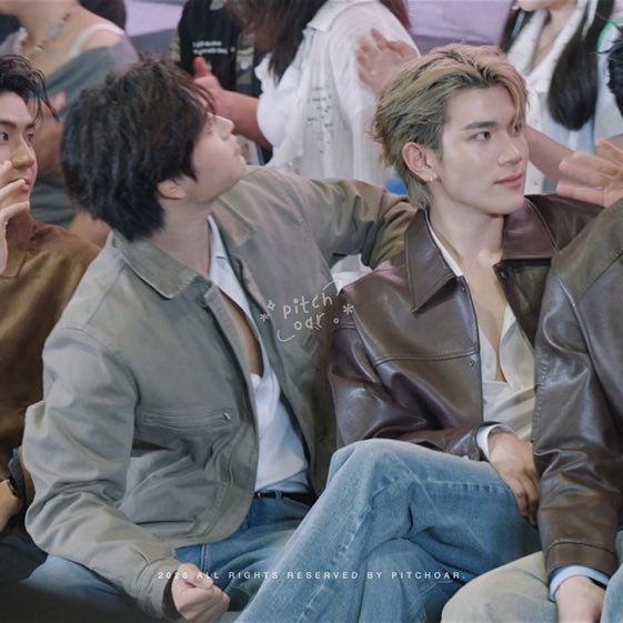 bnbnbjm's tweet photo. ฮีไปคุมน้องจริงๆนะนิ กางอาณาเขตมาก https://t.co/KY9O5U9yCb
