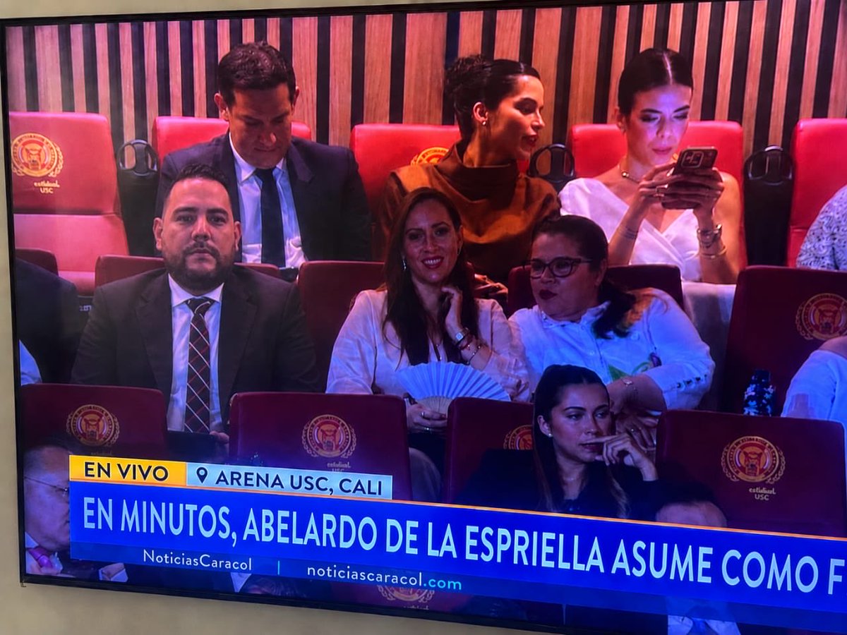 PipeGuerreroCh's tweet photo. Fue emocionante ser parte de los nunca, por que jamás se me cruzó por la mente tener el privilegio de ser parte de ese grupo de patriotas que acompañaron a nuestro nuevo presidente @DELAESPRIELLAE  en su acto de posesión.
LLEGÓ LA PATRIA MILAGRO 🇨🇴🫡 https://t.co/kKYnaVy16c