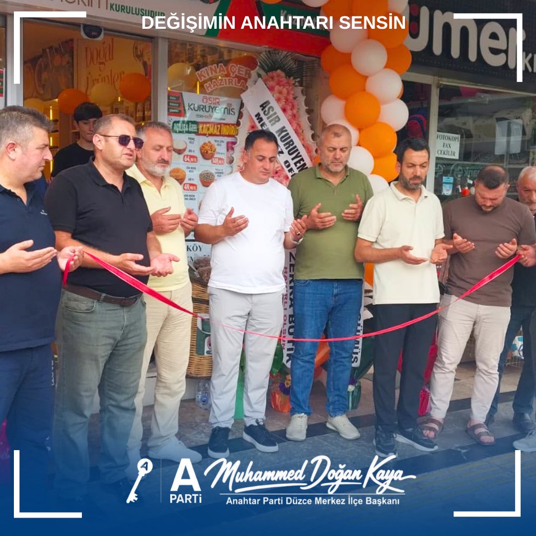apartiduzceilce's tweet photo. Şehrimizde ticari faaliyetlerine başlayan Asır Kuruyemiş işletmesinin açılış törenine, teşkilatımızı temsilen Başkan Yardımcımız Muhammet Sert katılım sağladı.
Yeni işletmenin şehrimize ve işletme sahiplerine hayırlı, bereketli ve bol kazançlı olmasını temenni ediyoruz. https://t.co/MTUBHsLEqM
