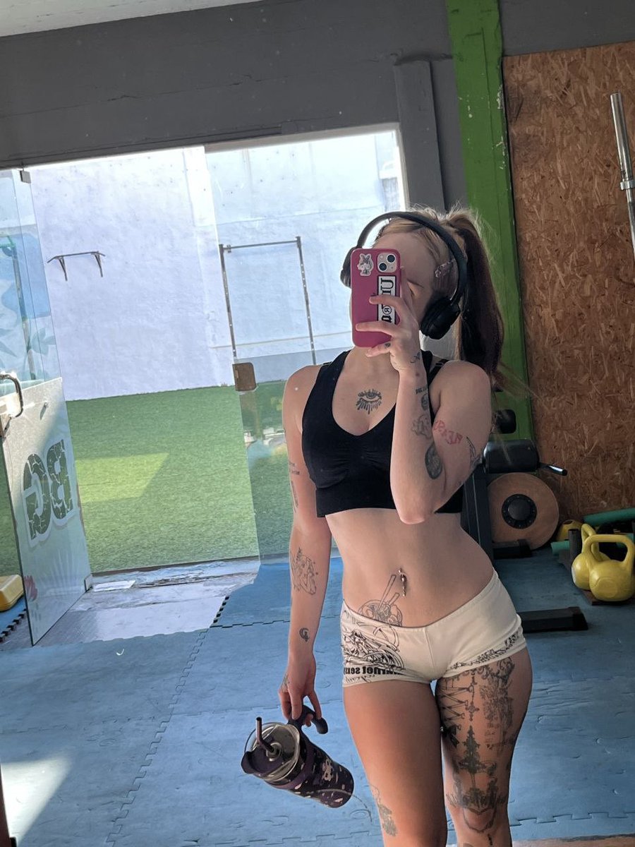 cositnacare's tweet photo. gym erra hitting different https://t.co/f0GmCCQTTI