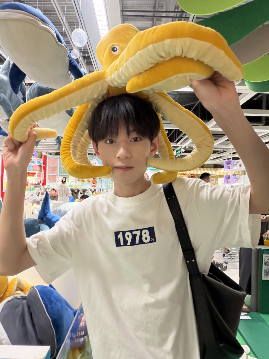 Soobinjinfeng's tweet photo. 大章鱼嘿嘿🐙 https://t.co/5HXGOjdVb9