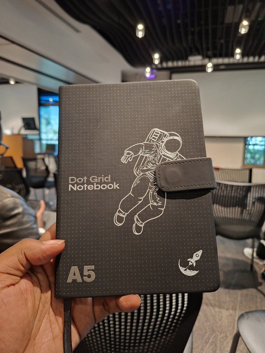 GayaTosh's tweet photo. I'm selling Dot Grid Notebooks. A product from @LaunchCraftHub.

A5, premium cover, dot grid pages for sketching, planning, journaling.

Classic Black |Subtle Blue | Special Red for KES 1,500.

Currently limited stock. DM to reserve yours before they're gone 🚀 https://t.co/VkdlWzWa6O