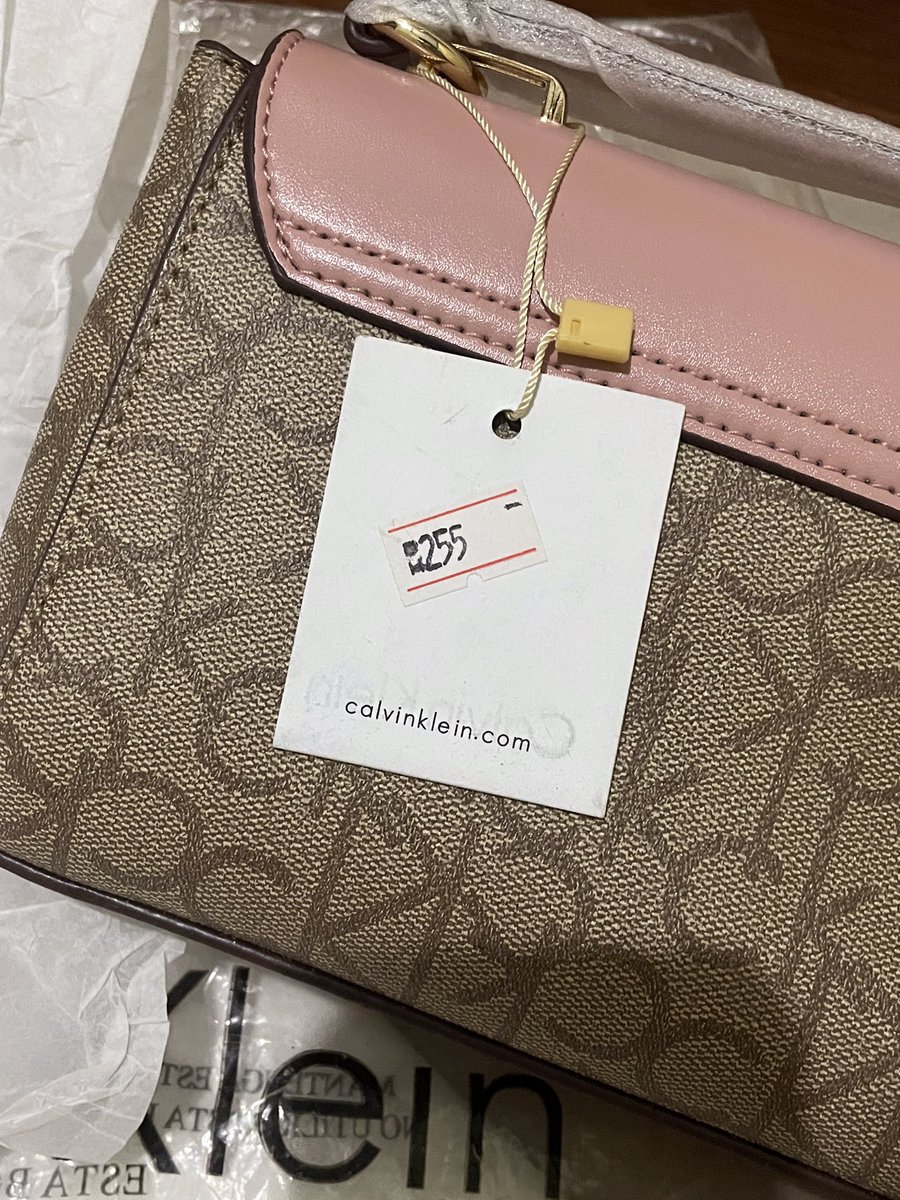 gomdeukicart's tweet photo. … 🎀 ꒰ wts lfb ph | preloved ꒱

౨ৎ ⋆｡˚ Calvin Klein Monogram Shoulder Bag

𓏔 brand new
𓏔 from dubai, uae
𓏔 complete inclusions and di pa natatanggal yung mga wrap 

mop : gcash
mod : ggx, j&amp;t &amp; sdd 
dop : payo

⤷ dm to mine/for more pics 💌 https://t.co/Ww0VZ7fQdM