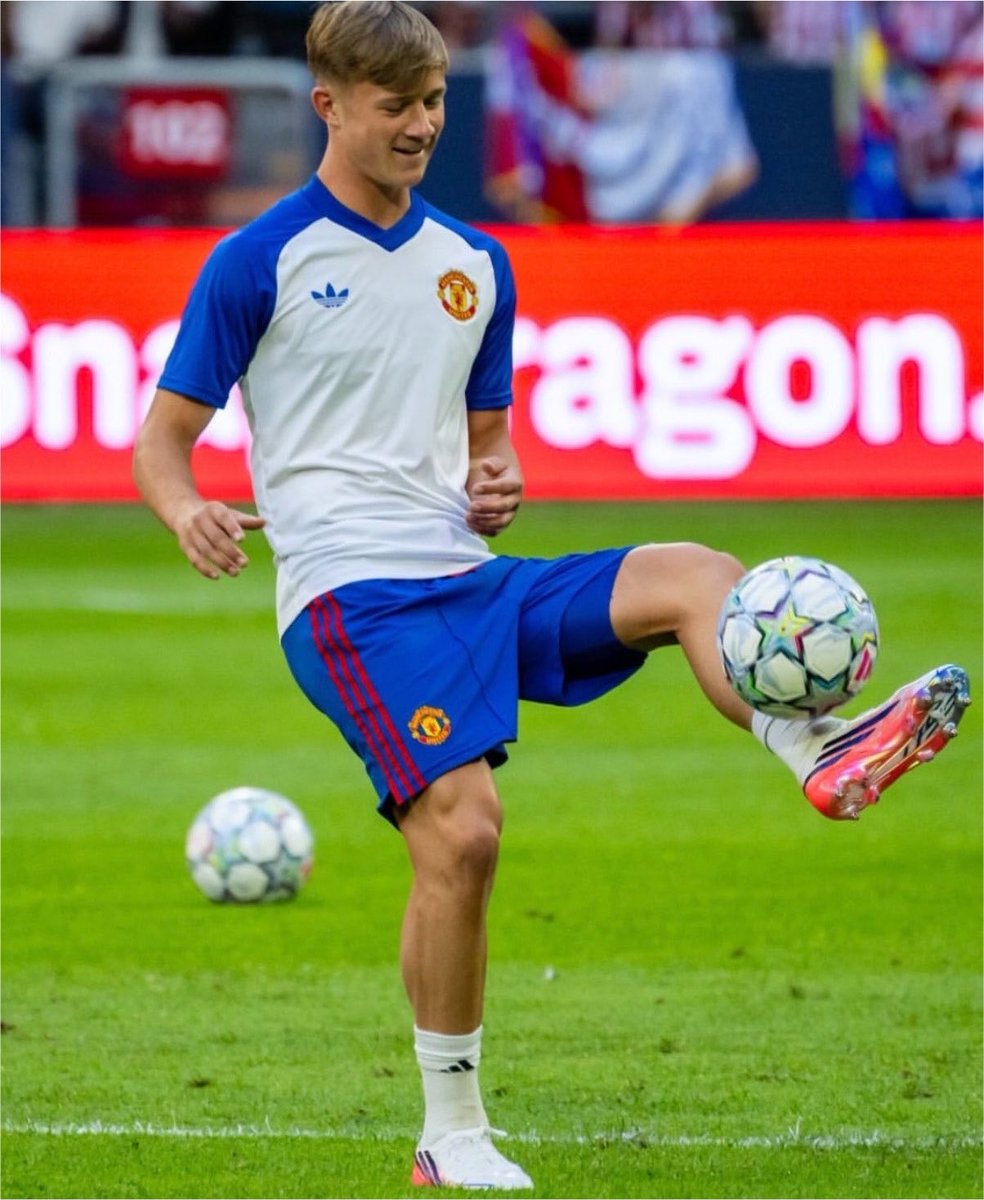 OTPipers's tweet photo. 🚨(🔴)𝐁𝐑𝐄𝐀𝐊𝐈𝐍𝐆: Michael Carrick has told Jim Thwaites that he wants him to become an important player at Manchester United and has given the 18 years old his full trust in his United career. 

[@LaurenWhitwell] https://t.co/0CIh6nxO8X