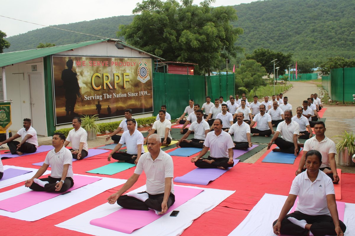 39BNCRPF's tweet photo. # 39 Bn CRPF
# Independence Day Celebrations, 2026
# Mass Singing of Vande Mataram 
# Yoga Session
🇮🇳 🇮🇳 🇮🇳 🇮🇳 🇮🇳
@CRPF_sector @crpfindia @39BNCRPF https://t.co/FhB79vqu5e