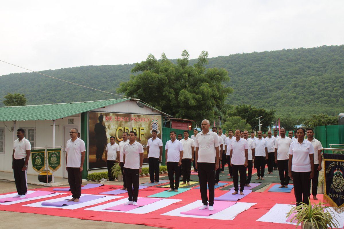 39BNCRPF's tweet photo. # 39 Bn CRPF
# Independence Day Celebrations, 2026
# Mass Singing of Vande Mataram 
# Yoga Session
🇮🇳 🇮🇳 🇮🇳 🇮🇳 🇮🇳
@CRPF_sector @crpfindia @39BNCRPF https://t.co/FhB79vqu5e