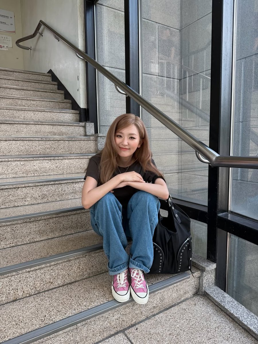 baevenue's tweet photo. น่ารักจัง เหมือนมานั่งรอรับแฟนกลับบ้าน https://t.co/pUZfuFwIgG