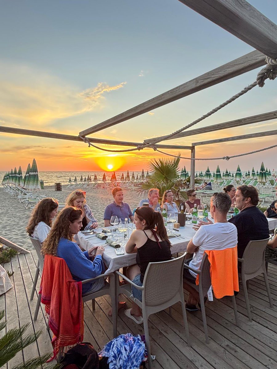 ProfNiggli's tweet photo. Gestern Abend am Meer nach einer langen Sitzung zur Haft. 

https://t.co/3PfVrGjq8k https://t.co/62WJS7bhxg