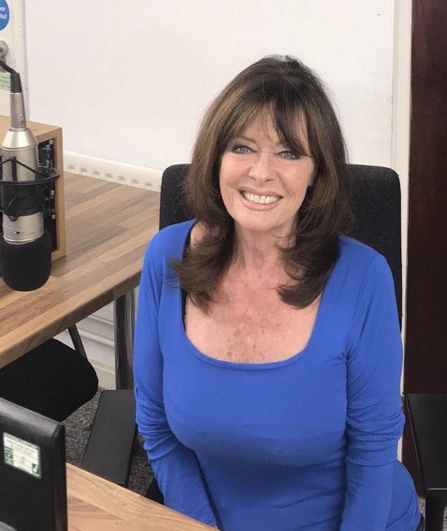 vickimichelle's tweet photo. Vix Mix Sunday 2-4 Phoenix 98fm Join me for Fabulous Music, Fun and Facts and we’re in a new studio. With Alan Johnson this week. Can’t wait x @phoenixfm #VixMix @paulvgolder #AlanJohnson #SundayFunday https://t.co/JcxDJTE3O2