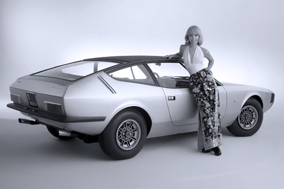 Retromania4ever's tweet photo. Designed by Tom Tjaarda after Ghia was acquired by Ford in 1973, the Mustela II was a development of his earlier Mustela #concept. It was a proposal for a second-generation #Capri, but #Ford had other plans for the Capri II. https://t.co/ih3W53mLrv