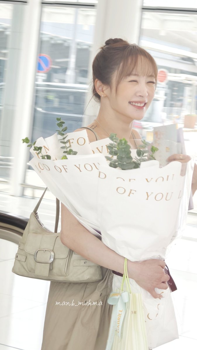 Manbching's tweet photo. 20260807 KARA HONG KONG FANMEETING ARRIVAL

Welcome to Hong Kong
@_911007 https://t.co/Oq1a5ooWoF