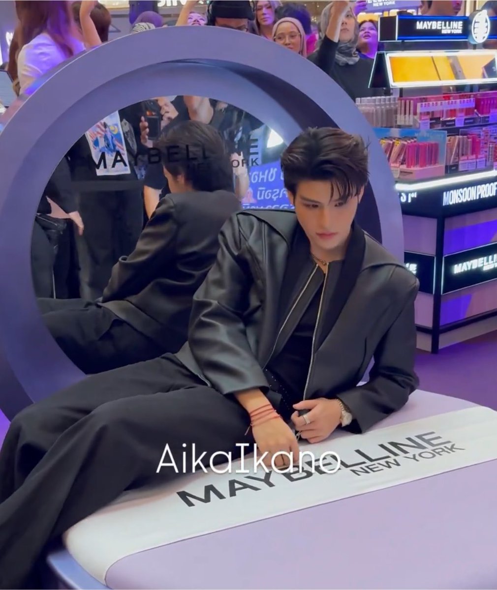 mixch_carbonara's tweet photo. แต้งกิ้วมาเลเซีย🪽🪽🪽✨

SKY X MAYBELLINE MATTE MAX

#MaybellineMalaysiaXSky 
#MaybellineMYwithSky https://t.co/jJqkuAXitK