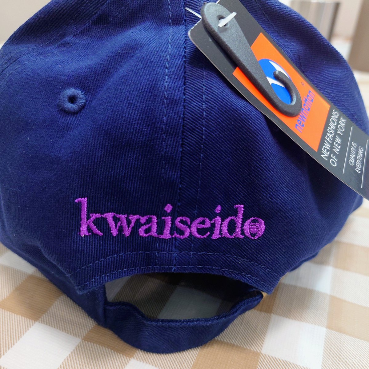 DD61013288's tweet photo. @kwaiseido 怪星堂さんにオーダーしたキャップが先日届きました。
早速、稲川淳二の怪談ナイトに被ってきました！遠出する時は大体着物なので、着物に合うようにキャップはネイビーで、刺繍は紫で全体をまとめました。
洋装でも和装でもガンガン使っていこうと思います😊
#怪星堂 https://t.co/Uc1Bv7x2Ta