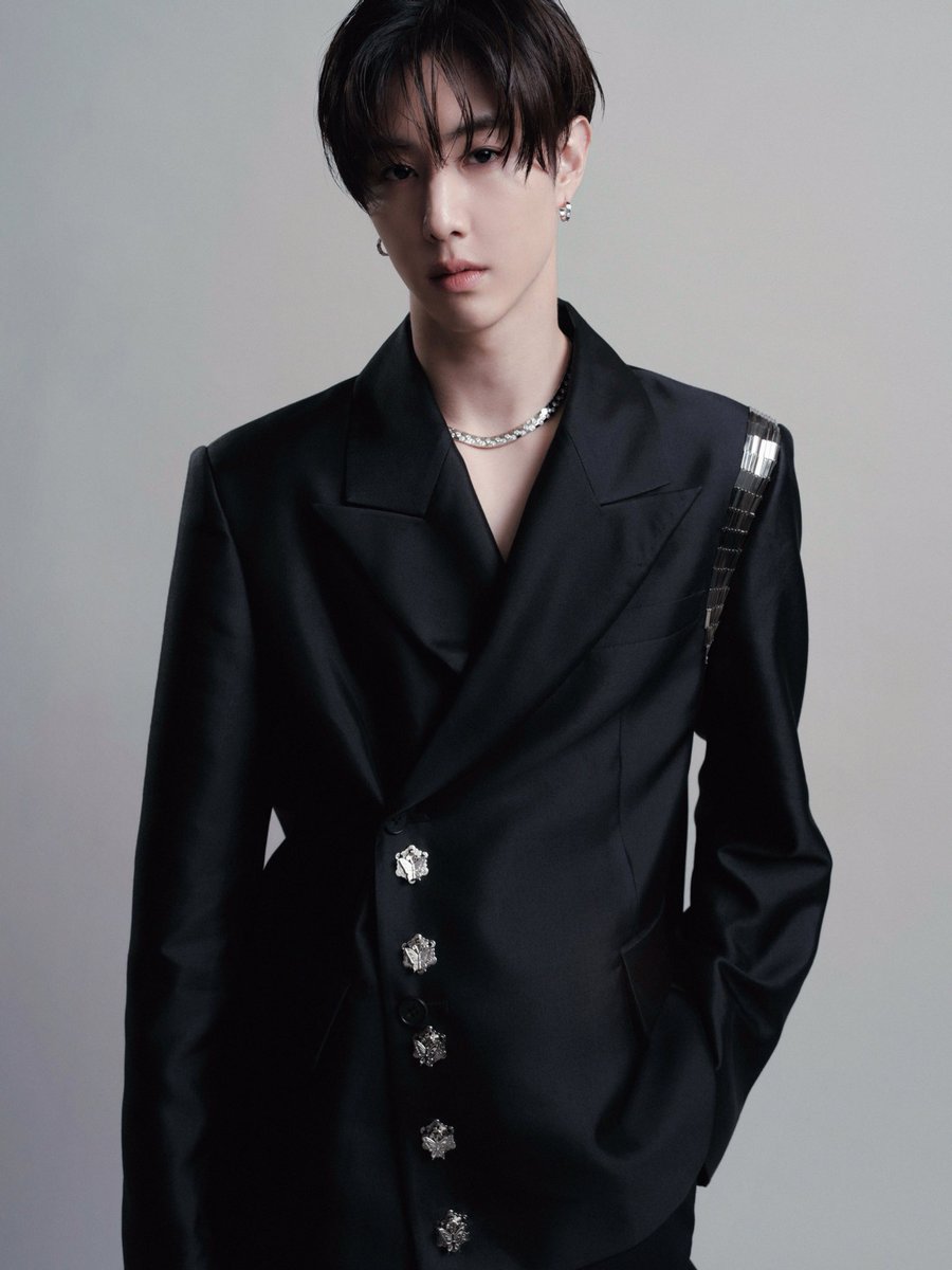 DNAmngmnt's tweet photo. See you at Weibo Cultural Communication Night ✨

#MarkTuan #ALONE #마크 #段宜恩 https://t.co/xeaXqmc2hQ