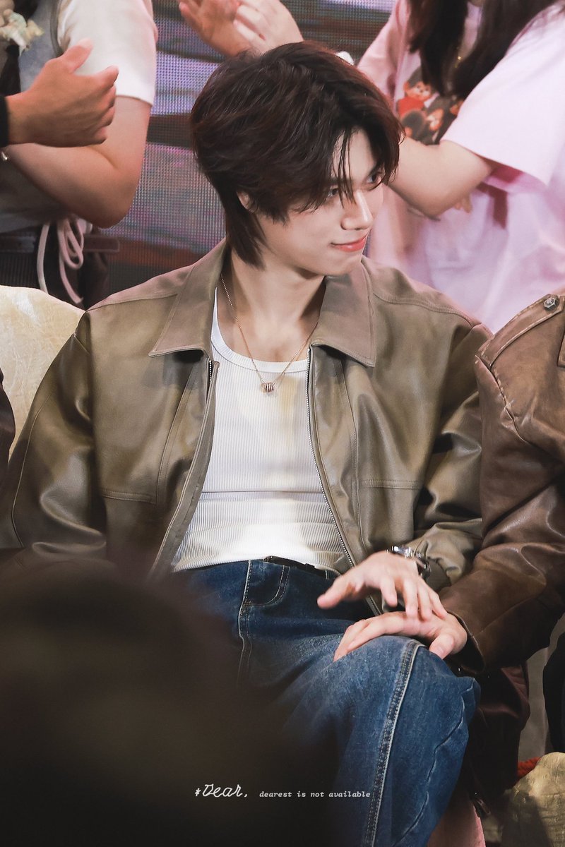 mumuxppw's tweet photo. อ้ากกกกก ใจจะแตก พุเหมือนปลากระเบนพองลม ยิ้มหวาน ดูปากสีจมปูนั่นจิ ฮือ น่ารัก ละเม้มปากงอ มองดุแบบหมั่นเข้ว ถ้าชั้นอยู่ตรงนั้นก็ขอระเบิดตัวตายละกันนะ อยู่ไม่ไหว เขินㅠ ㅠ

PONDPHUWIN FANFEST MACAU

#GMMTVFanfestInMacau2026 https://t.co/ONsFj5F7aV