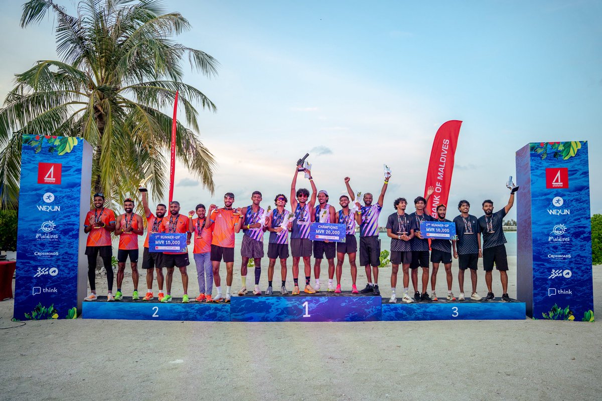bankofmaldives's tweet photo. WeRUN Corporates, the first-ever corporate relay in the Maldives, took place yesterday with 18 corporate teams! 🏃🏽

It was a delight to be the Exclusive Title Partner for this race which featured a unique five-runner, one-kilometre-per-runner relay format designed specifically for companies, institutions and organisations. 

The relay also introduced another first for the country, with race-timing chips embedded inside the relay batons. 🏅