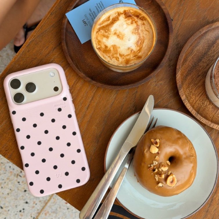 hey_itsmellow's tweet photo. @K_YulObsesSioN แนะนำเคสแม่เหล็ก  Polkadot  ของWhale Indeed อีกแบรนด์ค่ะ วัสดุเกรด Premium แข็งแรงไม่ต้องกลัวกินขอบเครื่องเลย ลายน่ารักมาก ตอนนี้มีแฟลชเซลด้วยนะ 
https://t.co/DoFOWilbd5 https://t.co/c8xI9klAx0