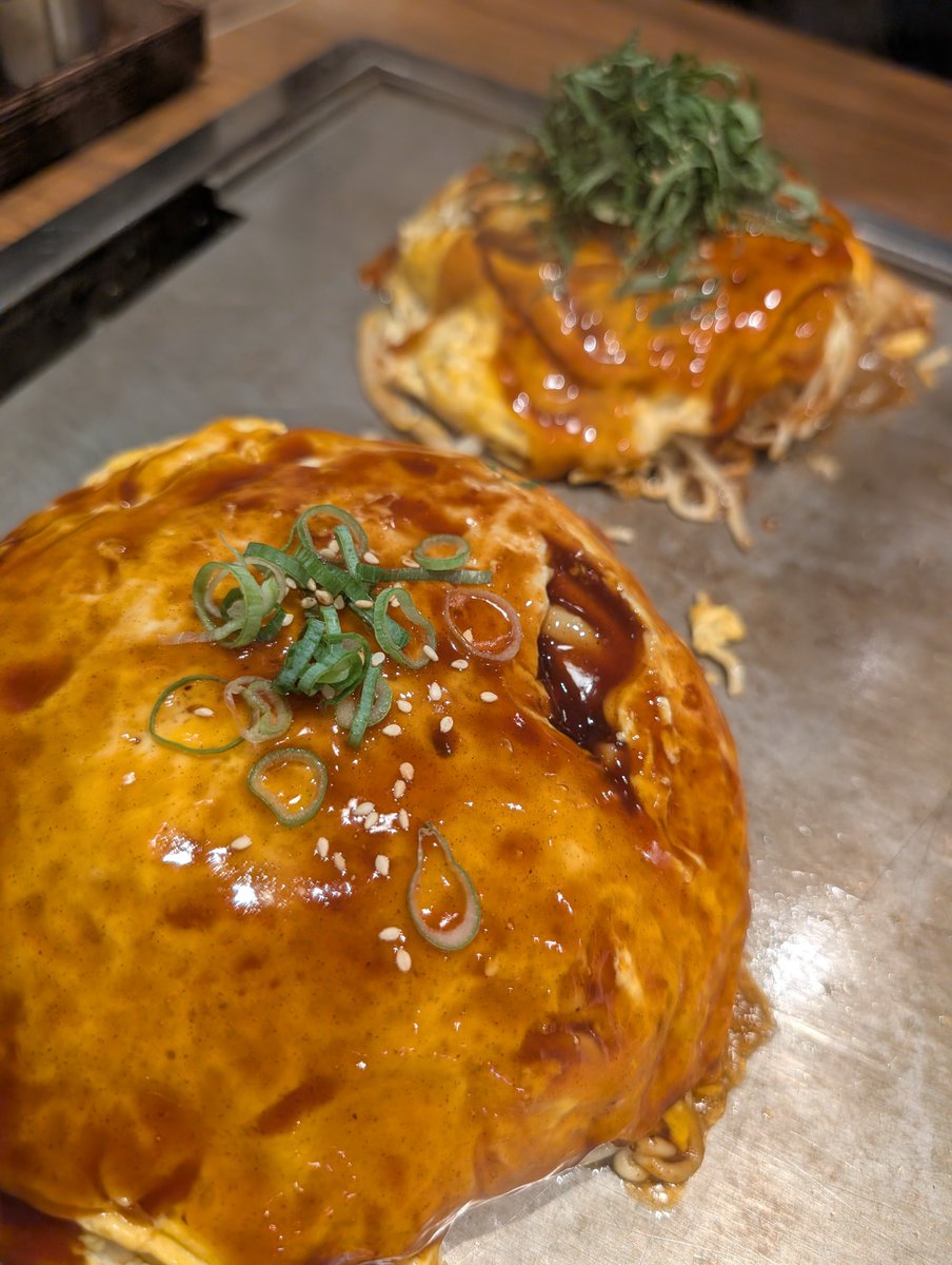 Reiji282's tweet photo. 頼まれていた例のブツを友達に手渡し、お昼にお好み焼きと15時くらい？にアフタヌーンティーを楽しんだ。

そして数ヶ月遅れのプレゼントを貰った。ハミィのヘアバンド最高かよ💕嬉しすぎる😆 https://t.co/0uEV3VUwTw