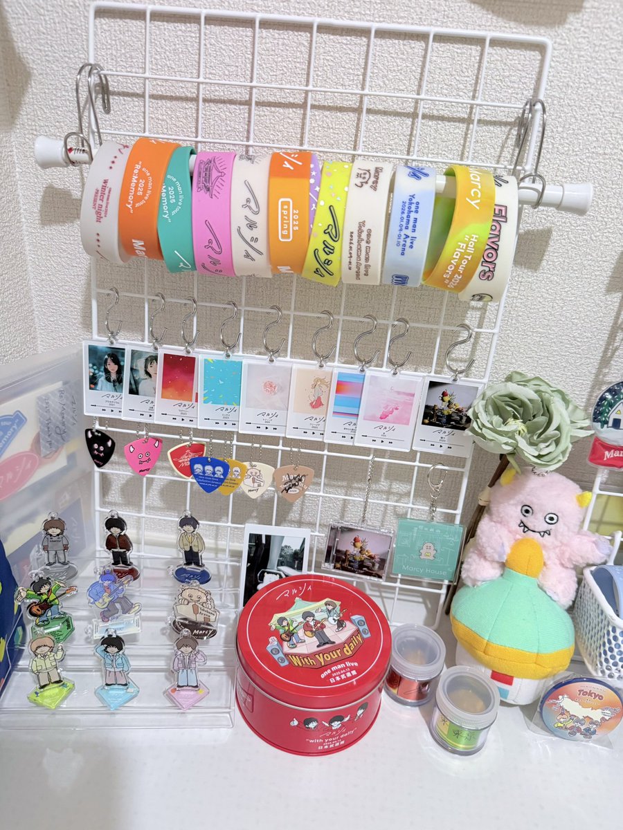 ami_marcy's tweet photo. やっとグッズを片付ける気になり
頑張った😂
所々雑な部分が出ている笑

こーゆう好きな空間が少しでもあるとふとした時に元気なれる☺️ https://t.co/2BpClq090d